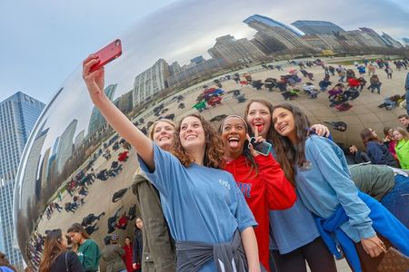 Small Group History And Architecture Walking Tour of Chicago