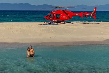 Private Helicopter Tour: Reef Island Snorkeling and Gourmet Picnic Lunch