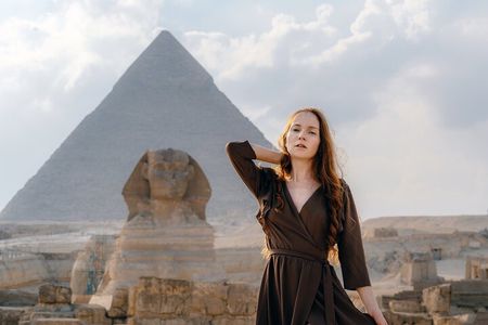 Cairo: Pyramids, Sphinx, Museum & Bazaar Tour with Female Guide