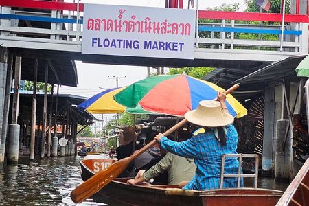 Damnoen Saduak Famous Floating Market and Mea Klong Railway Tour
