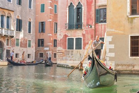 Venice's Best: Basilica, Doge's Palace, Gondola & History Gallery