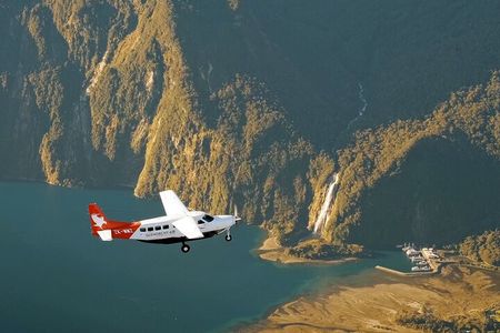 Premium Milford Sound Tour Including Cruise, Flight & Lunch