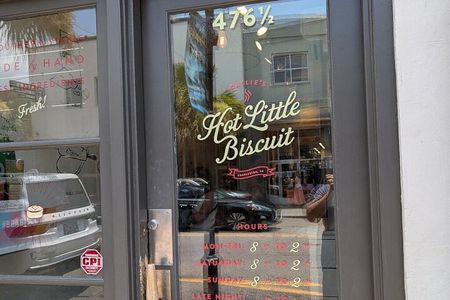 Charleston Brunch Food Tour: Biscuits, Shrimps, Grits and More