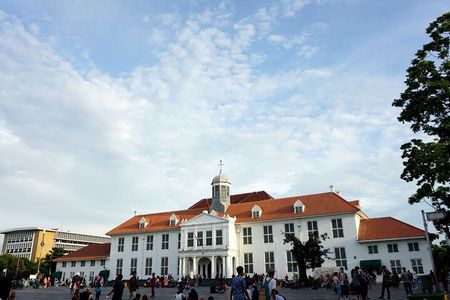 Jakarta Highlight Places with Multilingual Guide