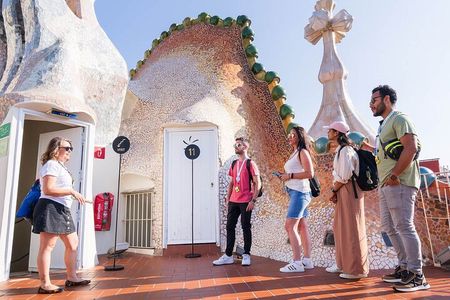 Sagrada Familia & Casa Batllo Guided Tour with Fast Track Access