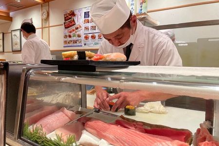 Tokyo: Locals´ Secret Food Tour // Food&Drinks Included!