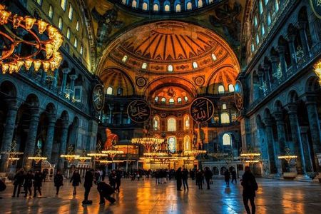 Hagia Sophia - Hippodrome - Iron Church - Balat & Boat Tour