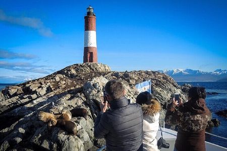 Ushuaia Yacht Sailing in the Beagle Channel and Lighthouse Visit