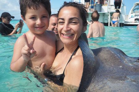 Small Group 7 Mile Beach Stingray City and Coral Gardens Tour