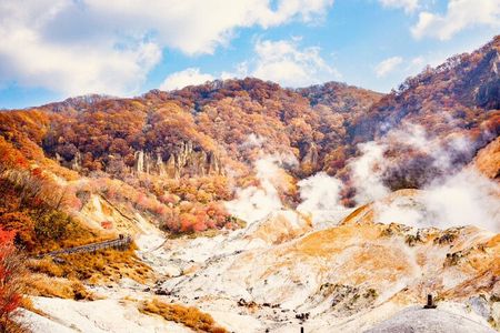  Private Day Tour to Hokkaido Noboribetsu and Lake Toya by Car