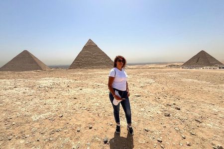 Vip Giza pyramed Wonders & Grand Egyptian Museum