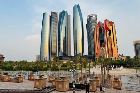 Private - Abu Dhabi 6 Hours Layover City Tour