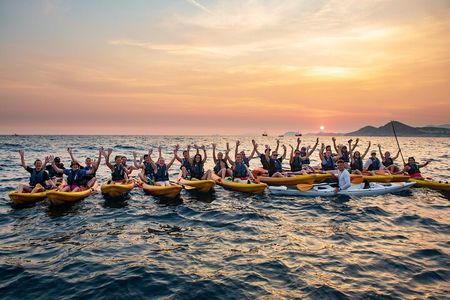 Dubrovnik: Sunset Kayak & Snorkel Tour with Wine & Water