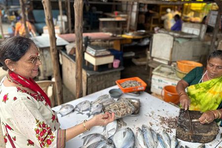 Private Maharashtrian Cooking Class in Mumbai with a Local Family