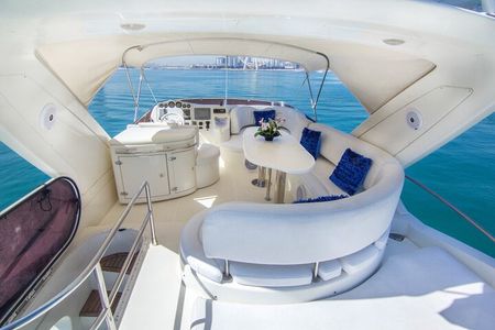Luxury Yacht Charter : Dubai Marina, Atlantis The Palm & Burj Al Arab