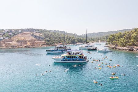 Blue Lagoon & 3 Islands Cruise with Lunch from Split