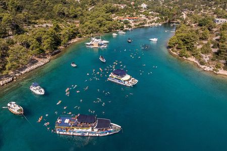 Split: Blue Lagoon & Šolta Tour with Lunch & Drinks