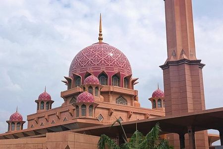 Grand KL, Putrajaya and Batu Caves Tour on Private Basis