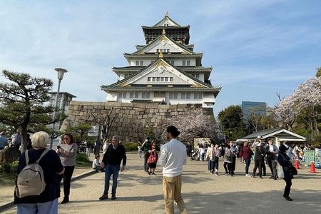 Private 3-Hour Guided Tour of Osaka Castle and Historical Museum