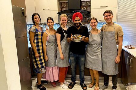 Indian Cooking Class in Authentic Indian Home - (Learn 6 Things)