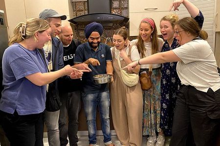 Indian Cooking Class in an Authentic Local Home – Learn 6 Dishes
