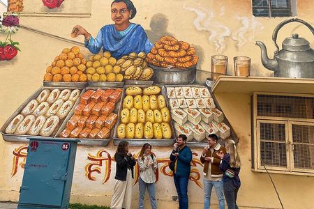 Street Art Walk & Lodhi Gardens with Chai & Food