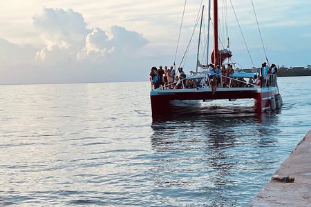  Catamaran Party Cruise and Snorkeling in Montego Bay