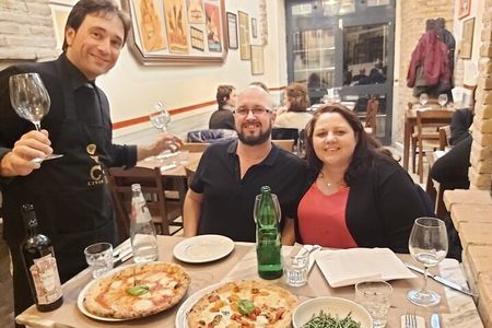 Rome: Pizza & Tiramisu Class with Free Flowing Fine Wine