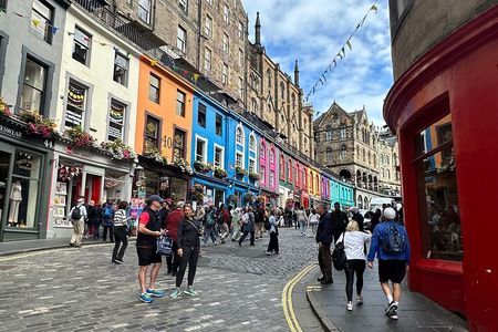 Private Edinburgh City 3 Hour Tour in a Premier Classic LEVC TXE