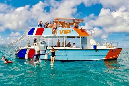 Short Excursion 4-Hour Party Catamaran and Snorkeling