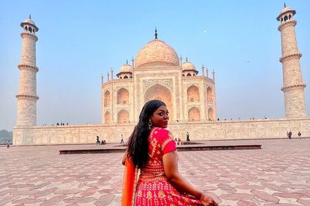 Overnight Taj Mahal, Agra Fort & Baby Taj Tour from Delhi by Car
