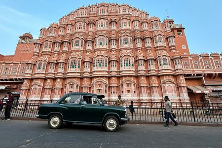Full-day Jaipur Private Sightseeing Tour by Car with Guide