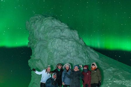 4 Day Northern Lights Adventure - Ice Caves & 4x4 Super Jeeps 