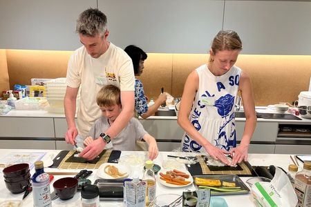 Tokyo 7hr Private Guided Tour & Sushi Roll Making Experience