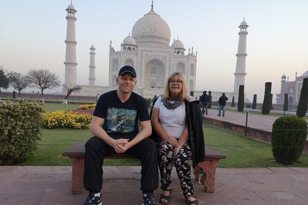 Delhi Agra day trip by Super fast Train includes.transfers,Train ticket,Guide