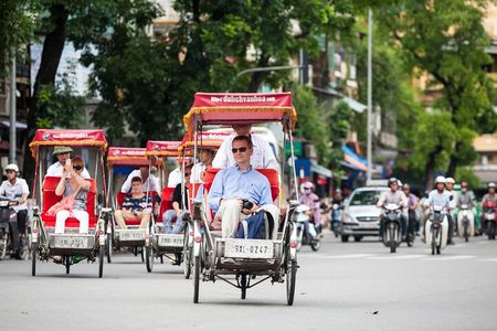 Hanoi: Walking and Cyclo ride Guided Tour with Lunch