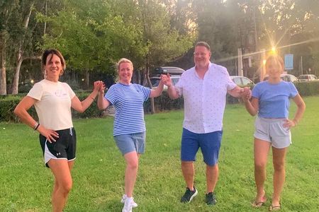 Guide to Greek culture: Dance lessons and walk in Kefalonia .