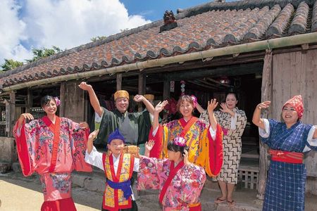 Okinawa Sightseeing Bus Tour