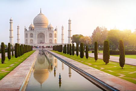 Private Taj Mahal Sunrise Tour and Agra Sightseeing from Delhi