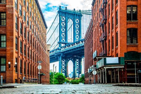 Brooklyn Bridge and DUMBO District Guided Walking Tour