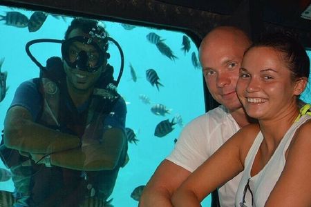 Semi-Submarine & Parasailing with Snorkeling – Hurghada