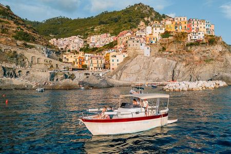 Cinque Terre Daytime Boat Tour : escape into beauty and color