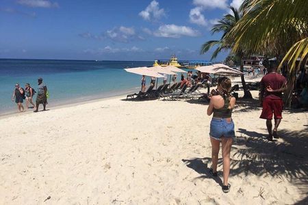 Roatan West Bay Beach Break Day Pass