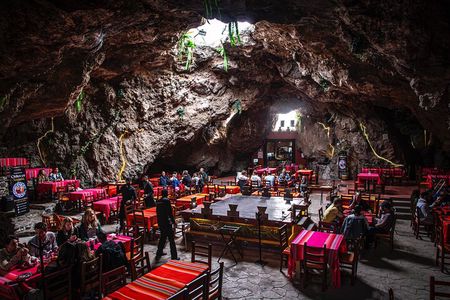 Balloon flight + pick up in CDMX + Breakfast in Cave + Pyramids