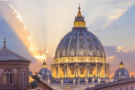  2 Hours Guided Walking Tour in St. Peter's and Dome Exploration
