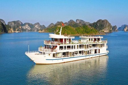 Halong Bay Deluxe Sapphire Cruise with Oceanview Balcony