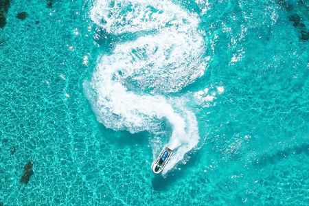 Half Moon Bay Jet Ski Tour & Snorkeling the La Famille Shipwreck 