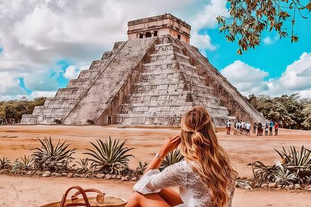 Chichén Itzá, Cenote Suytún, and Cenote Ikkil Guided Tour