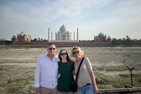  All Inclusive Taj Mahal, Agra Fort and Baby Taj Tour From Delhi 