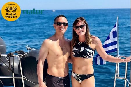 Santorini Catamaran Cruise with Open-Bar, Greek Meal and Sunset